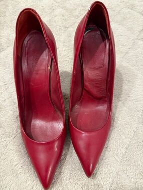 Gucci Red Pointed-Toe Leather Pumps with bamboo heel